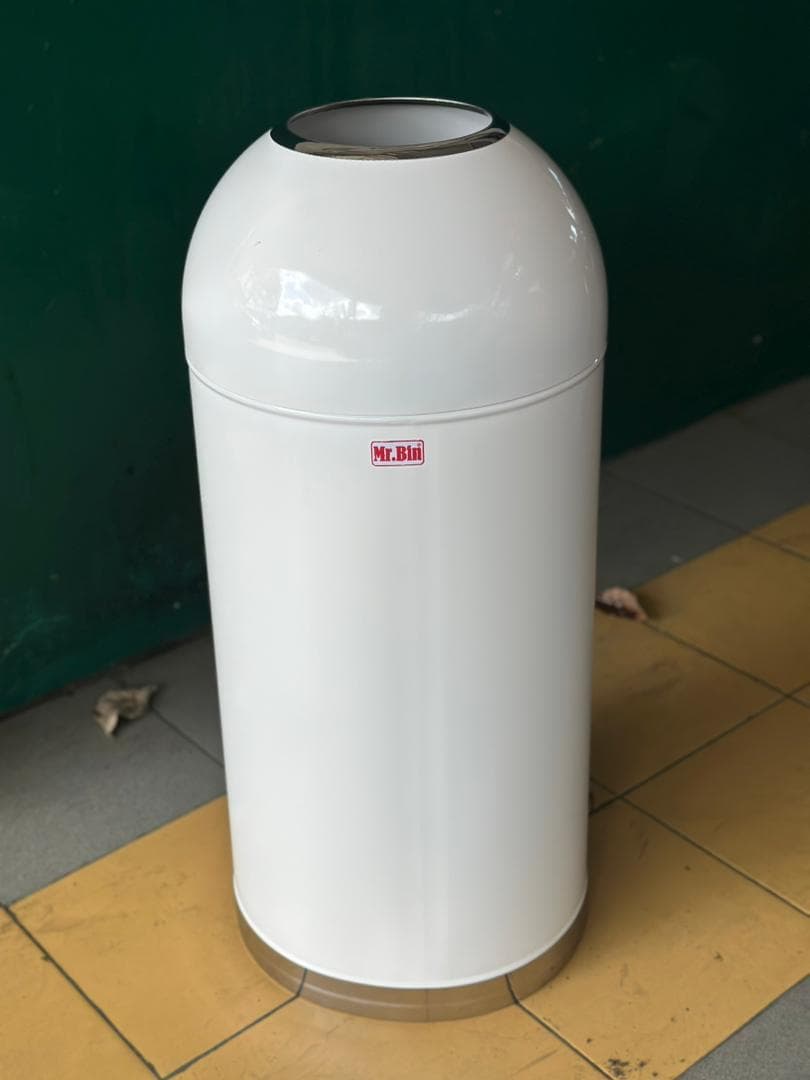 Round Trash Bin
